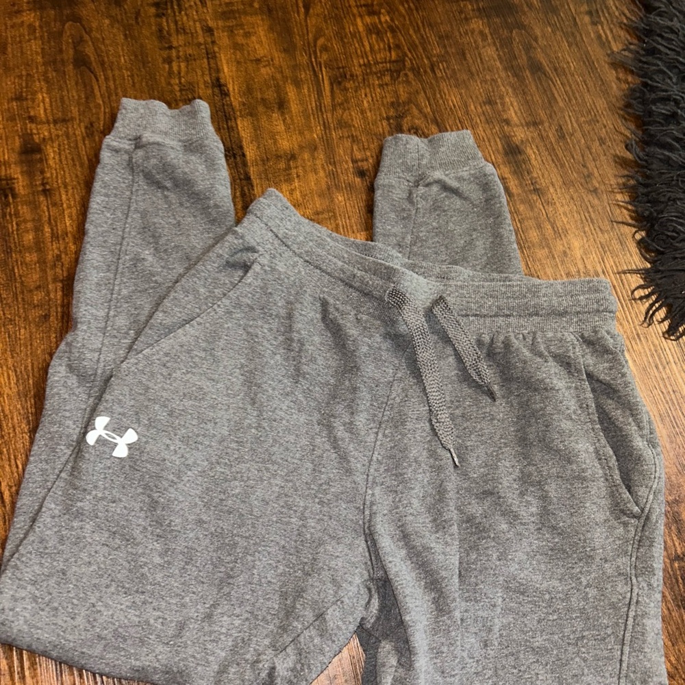 Under Armour Gray Sweatpants with Cuffed Bottoms